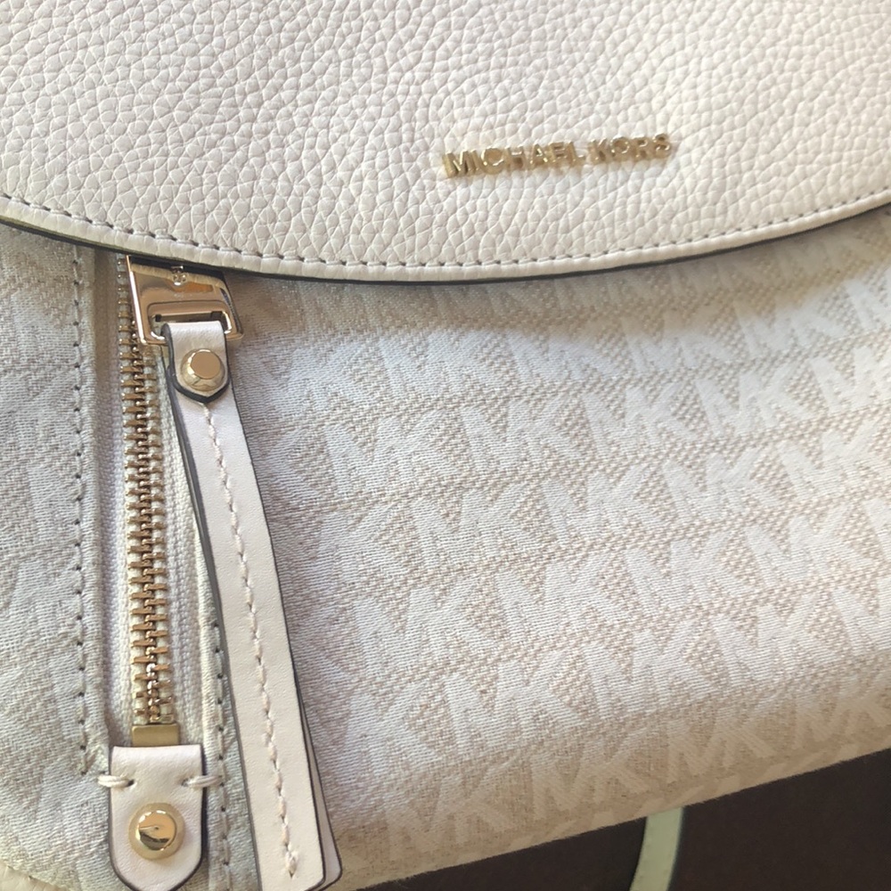 Michael Kors Logo Evie Flap Shoulder Bag Gem